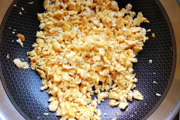 韭菜鸡蛋虾米饺子的做法图解3