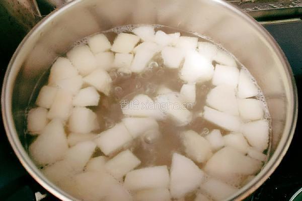 牛奶红枣木瓜炖梨的做法图解8