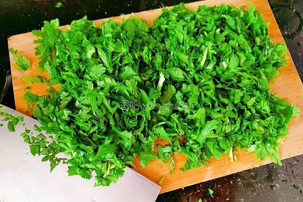 香脆茼蒿的做法图解4