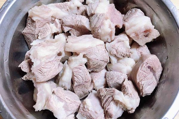 养生萝卜羊肉汤的做法图解3