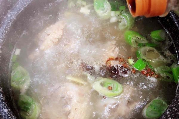 酸菜炖大骨的做法图解11