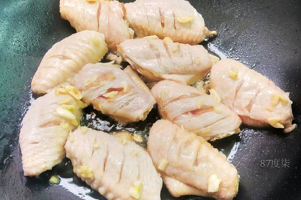 蒜香鸡翅的做法图解4