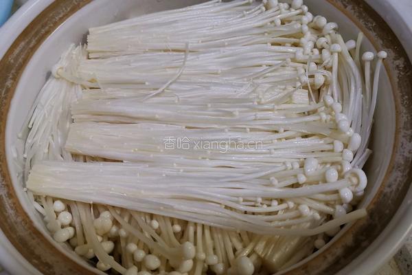 萝卜金针菇虾煲的做法图解4