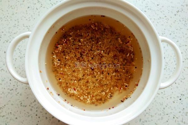 三色藜麦饭团的做法图解1