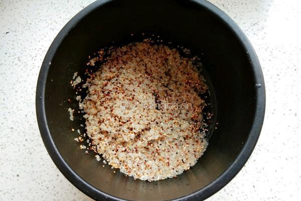 三色藜麦饭团的做法图解2