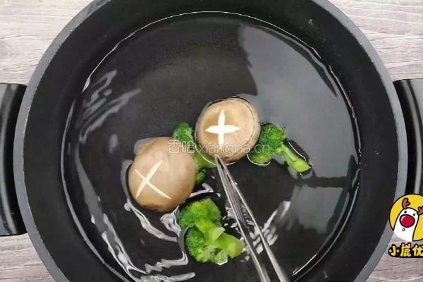 鹅肝蛋卷饭，口感细腻富含维A，源自北欧，纯净生鲜【小鹿优鲜】的做法图解1