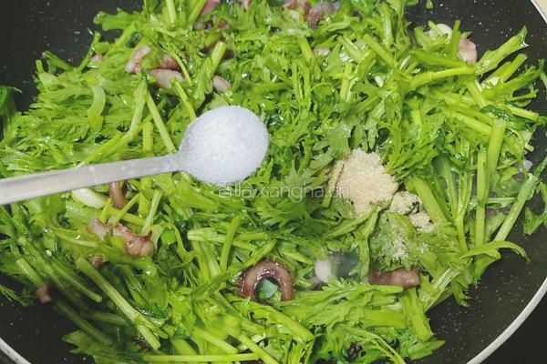 章鱼炒茼蒿的做法图解7