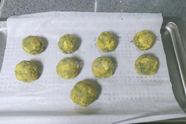 玉米面菠菜团子的做法图解3
