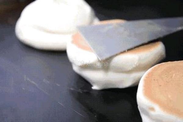 草莓舒芙蕾的做法图解4