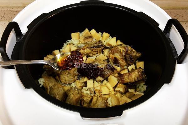 杏鲍菇排骨焖饭的做法图解9