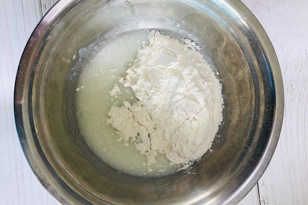 戚风蛋糕的做法图解4
