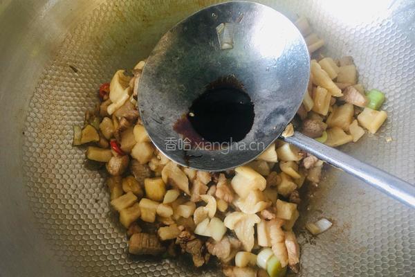 萝卜干炒肉丁的做法图解6
