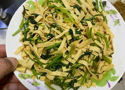 芫荽炒豆腐皮