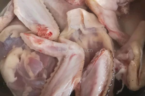 盐焗鸡翅的做法图解1