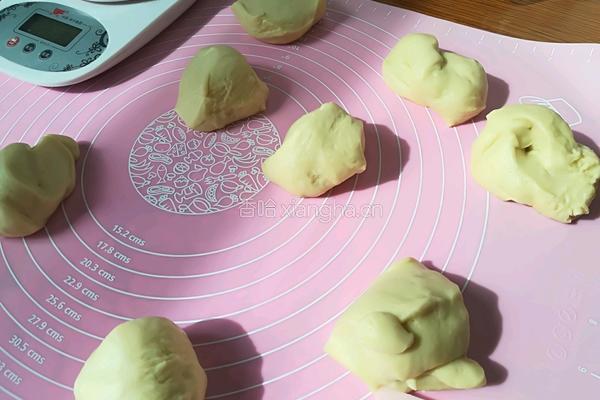 蜜豆海苔肉松面包的做法图解4