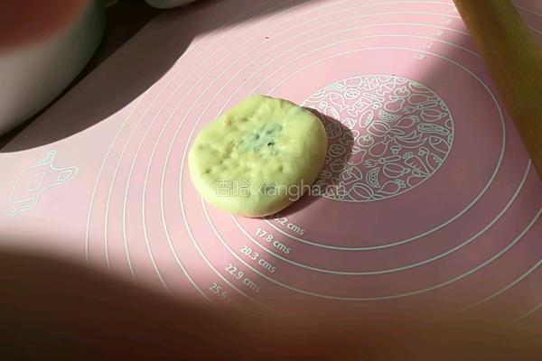 蜜豆海苔肉松面包的做法图解7