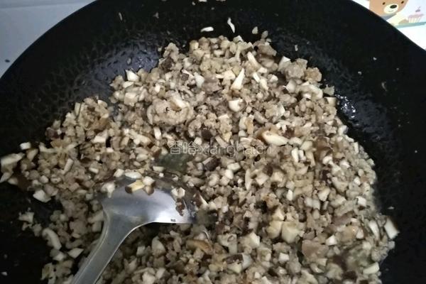 香菇肉酱的做法图解3