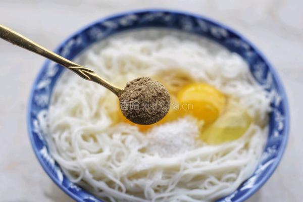 面条鸡蛋饼的做法图解4