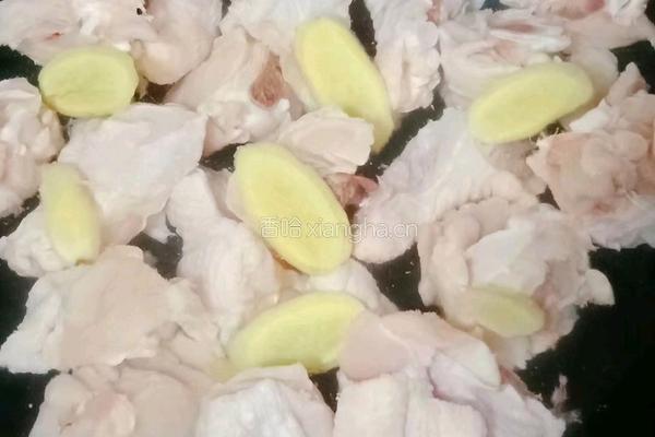 翅根烧毛豆米的做法图解8