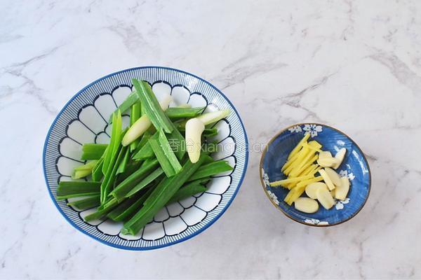 葱爆牛肉片的做法图解3