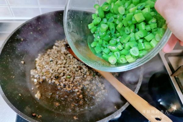 榄菜肉末四季豆的做法图解6