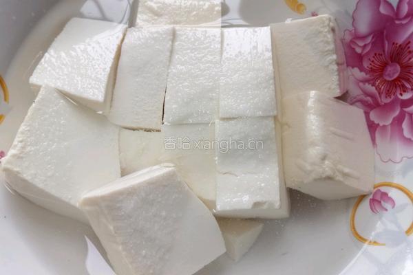 鸭血烧豆腐的做法图解1