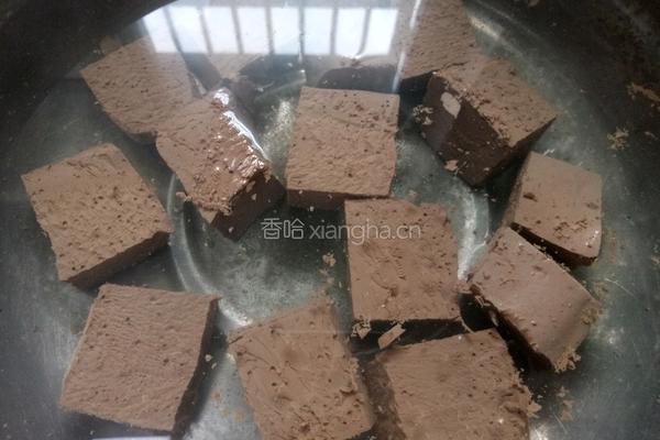 鸭血烧豆腐的做法图解2