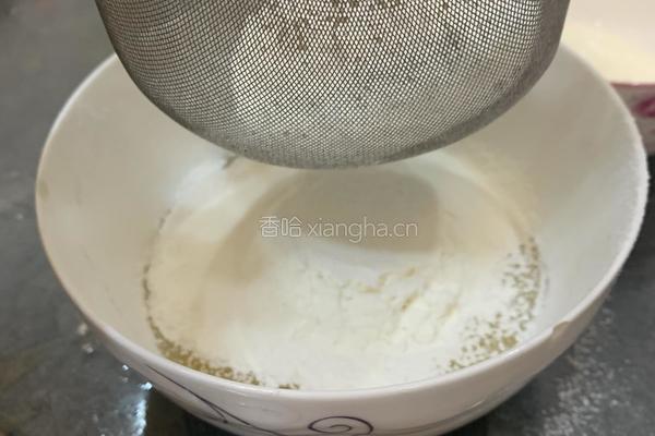 戚风蛋糕的做法图解2