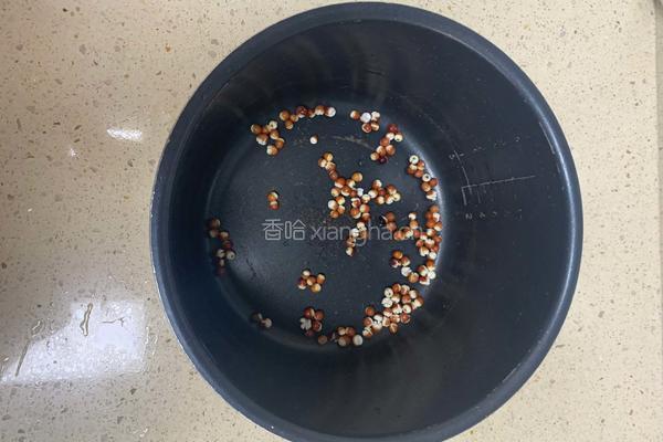 椰汁芡实香芋煲的做法图解2