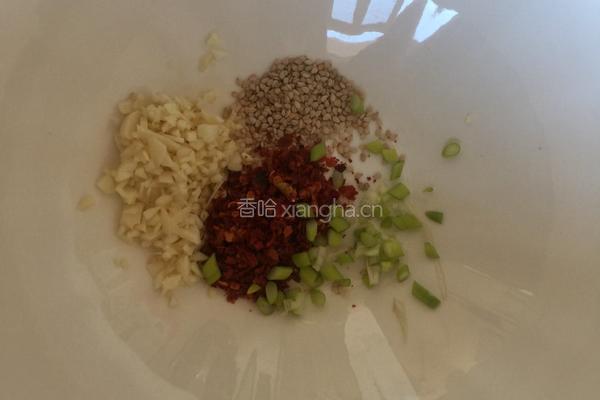酸汤方便面的做法图解1