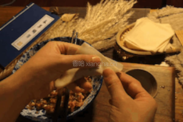 鸡汤馄饨，汤底香醇的做法图解12