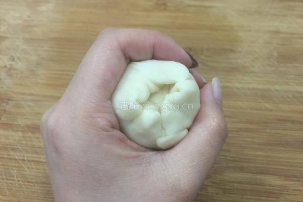 雪媚娘蛋黄酥的做法图解11