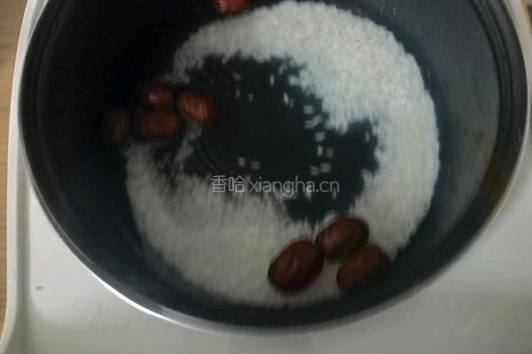 通心粉红枣糯米粥的做法图解2