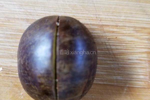 电饭煲版糖炒栗子的做法图解2