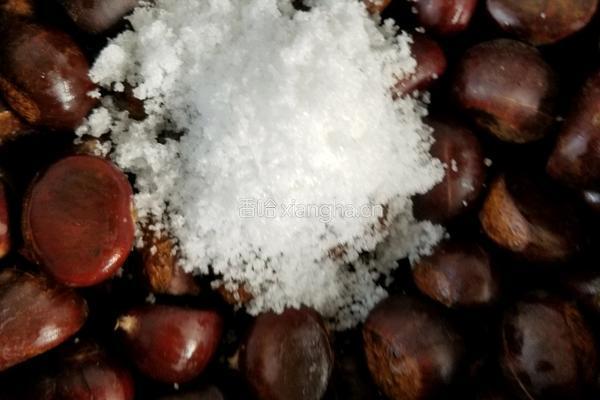 电饭煲版糖炒栗子的做法图解4