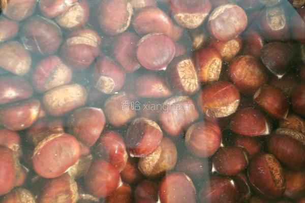 电饭煲版糖炒栗子的做法图解5
