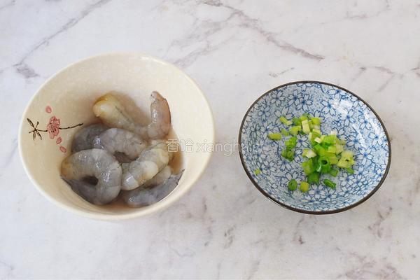 鸡蛋豆腐蒸虾仁的做法图解2