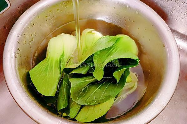 香菇油菜的做法图解3