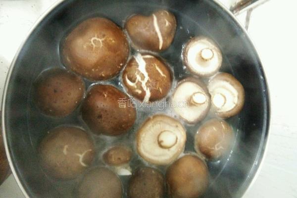 自制香菇酱也可作为香菇肉馅包饺子的做法图解2