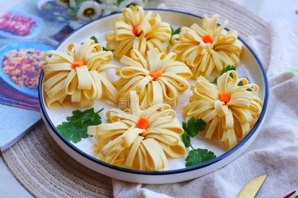 凉拌豆皮版花开富贵的做法图解15