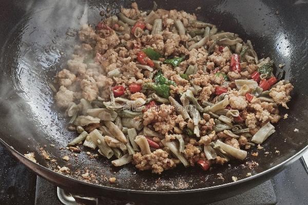 卜豆角炒肉末的做法图解9