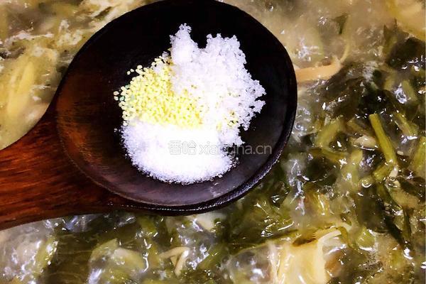 雪菜笋干黄鱼汤的做法图解8