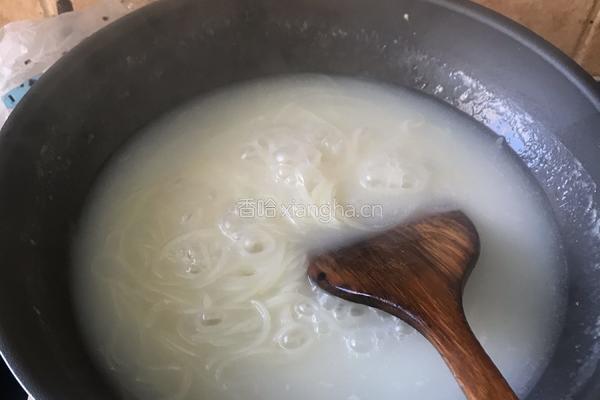 美味螺狮粉的做法图解2