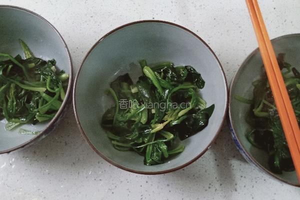 菠菜面条的做法图解2