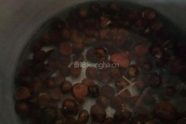 电饭煲板栗的做法图解1