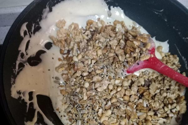 花生核桃芝麻牛扎糖的做法图解6