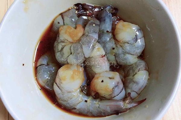 菠萝虾仁炒饭的做法图解5