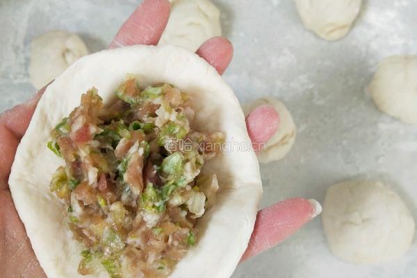 白菜猪肉包子的做法图解6