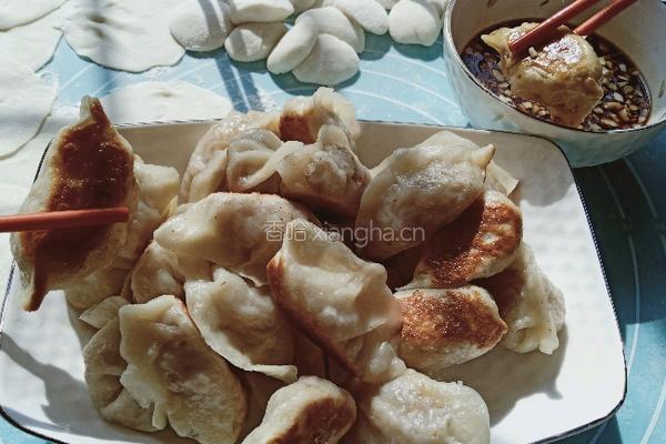 猪肉红薯粉丝水煎饺的做法图解11