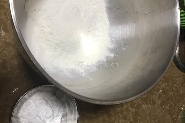 烧麦皮的做法图解1